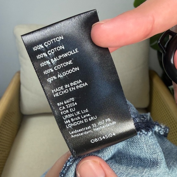 We The Free The Short Of It Denim Top Size small - Picture 9 of 9